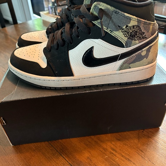 Jordan 1 Army/Camo. Amazing 9.7/10 condition - Picture 5 of 6
